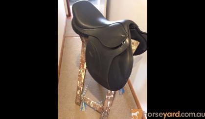 BRAND NEW Tekna jumping saddle- BLACK on HorseYard.com.au