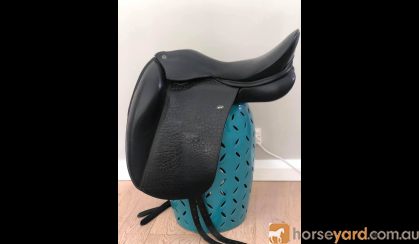 Wow Edge Dressage Saddle on HorseYard.com.au