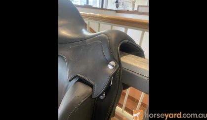 Erreplus vittoria saddle. 17 inch fully mounted.  on HorseYard.com.au