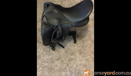 Trainer dressage saddle on HorseYard.com.au