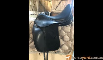 Beautiful Prestige D1 Dressage saddle on HorseYard.com.au