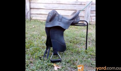 Wintec Pro Stock swinging fender saddle on HorseYard.com.au