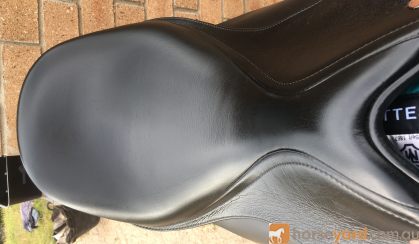 Kent & Masters 17” Dressage Saddle S Series on HorseYard.com.au